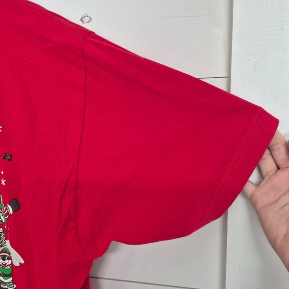 Buc-Ees Christmas 2024 T-Shirt Red 2XL Santa Beaver Wreath & Tree Graphics 100% - Picture 4 of 5